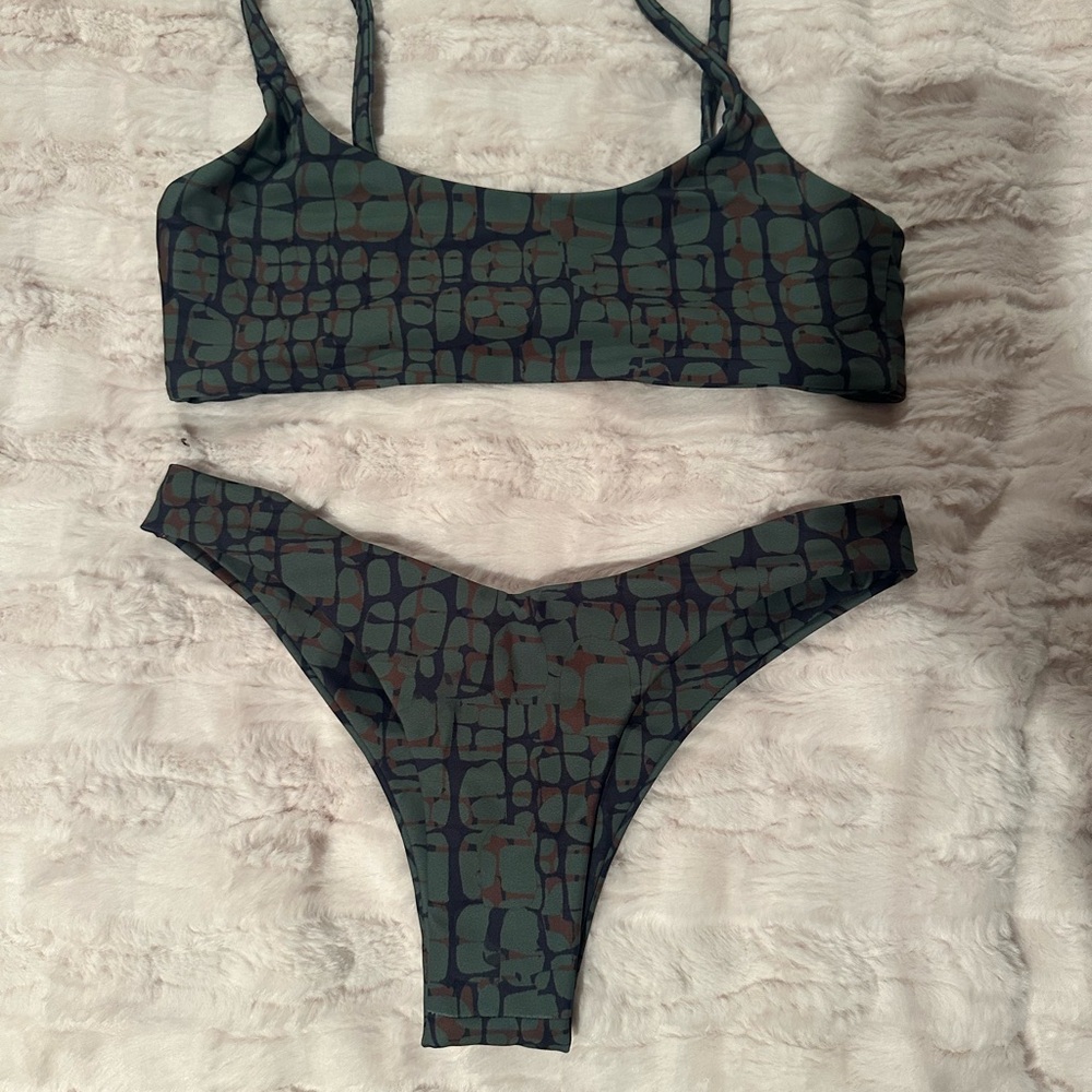 Skatie Green and Black Bikini Set